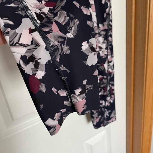 Athleta Challenge Bloom 7/8 Length Blue Floral Size Small - Picture 10 of 12